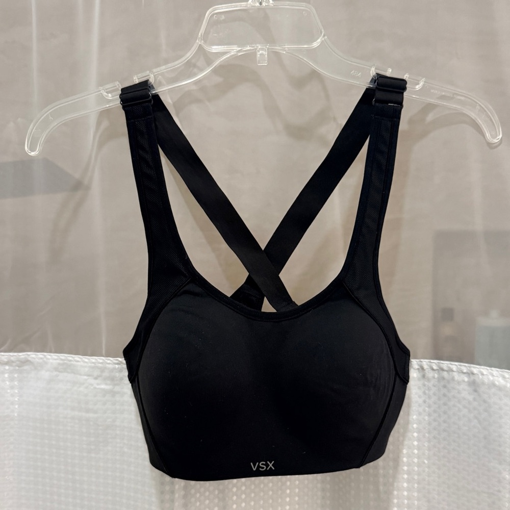 Victoria’s Secret VSX Racerback Sports Bra 34B Black Padded Molded Cups